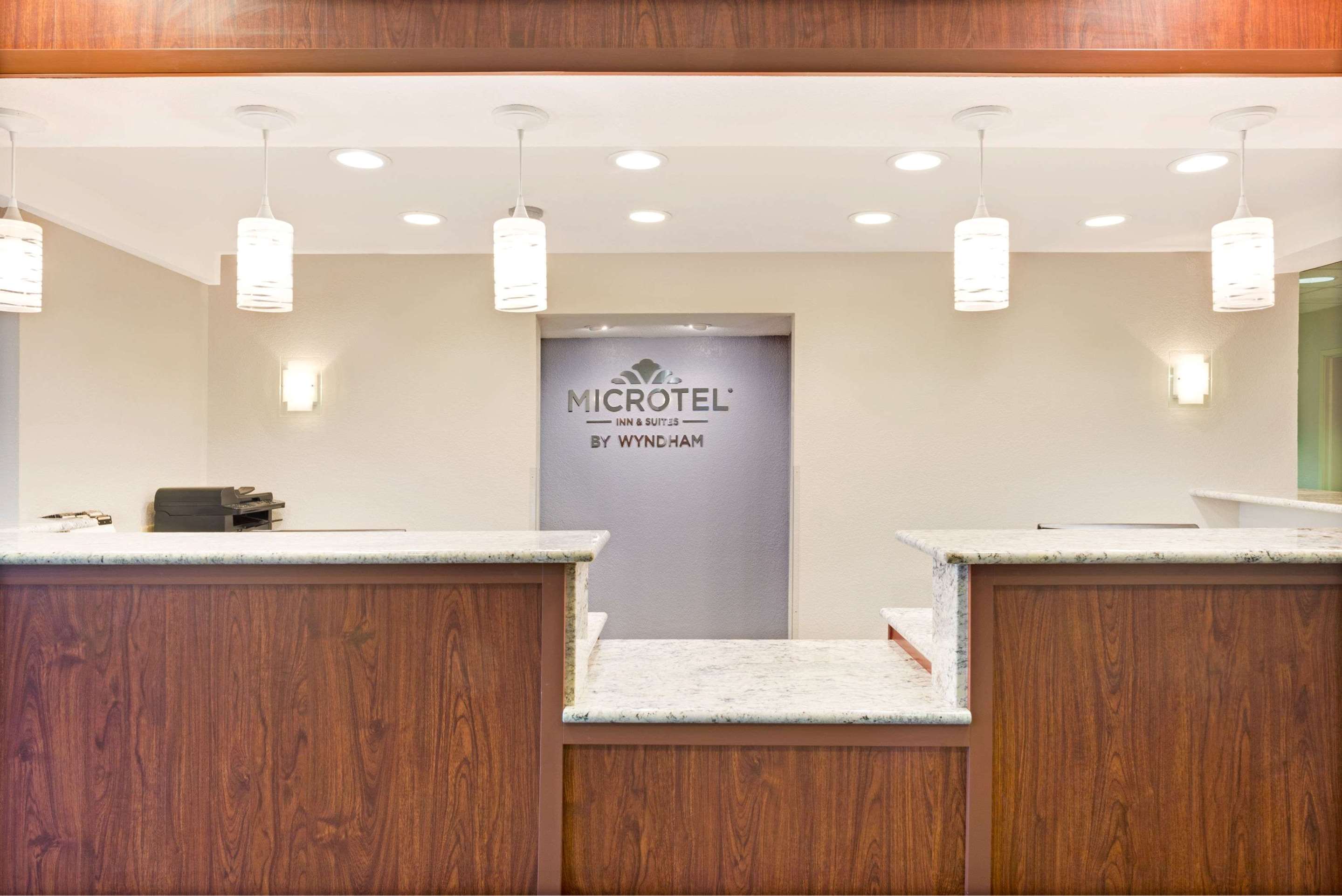 Front Desk | Microtel Inn & Suites by Wyndham Urbandale/Des Moines