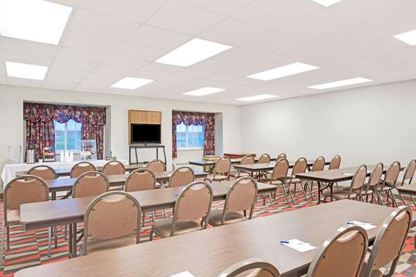  - Microtel Inn & Suites by Wyndham Urbandale - I-35 & I-80, Exit 129