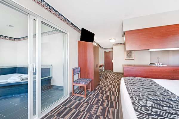 Suite - Microtel Inn & Suites by Wyndham Urbandale - I-35 & I-80, Exit 129