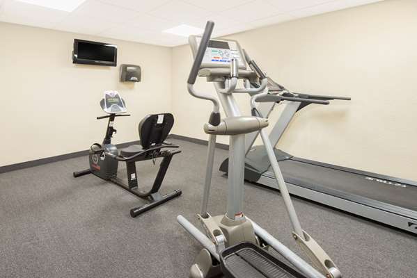 Fitness/ Exercise Room - Microtel Inn & Suites by Wyndham Quincy