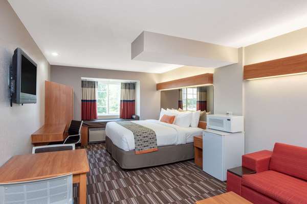 Suite - Microtel Inn & Suites by Wyndham Springfield - I-55 & I-72, Exit 94