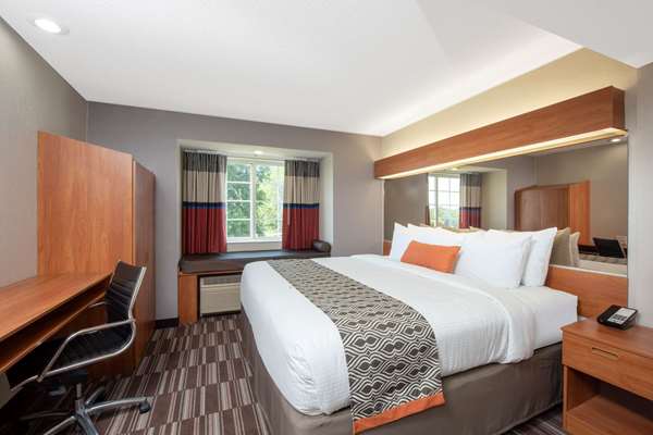 Suite - Microtel Inn & Suites by Wyndham Springfield - I-55 & I-72, Exit 94