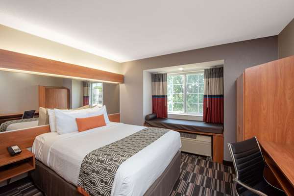 Suite - Microtel Inn & Suites by Wyndham Springfield - I-55 & I-72, Exit 94