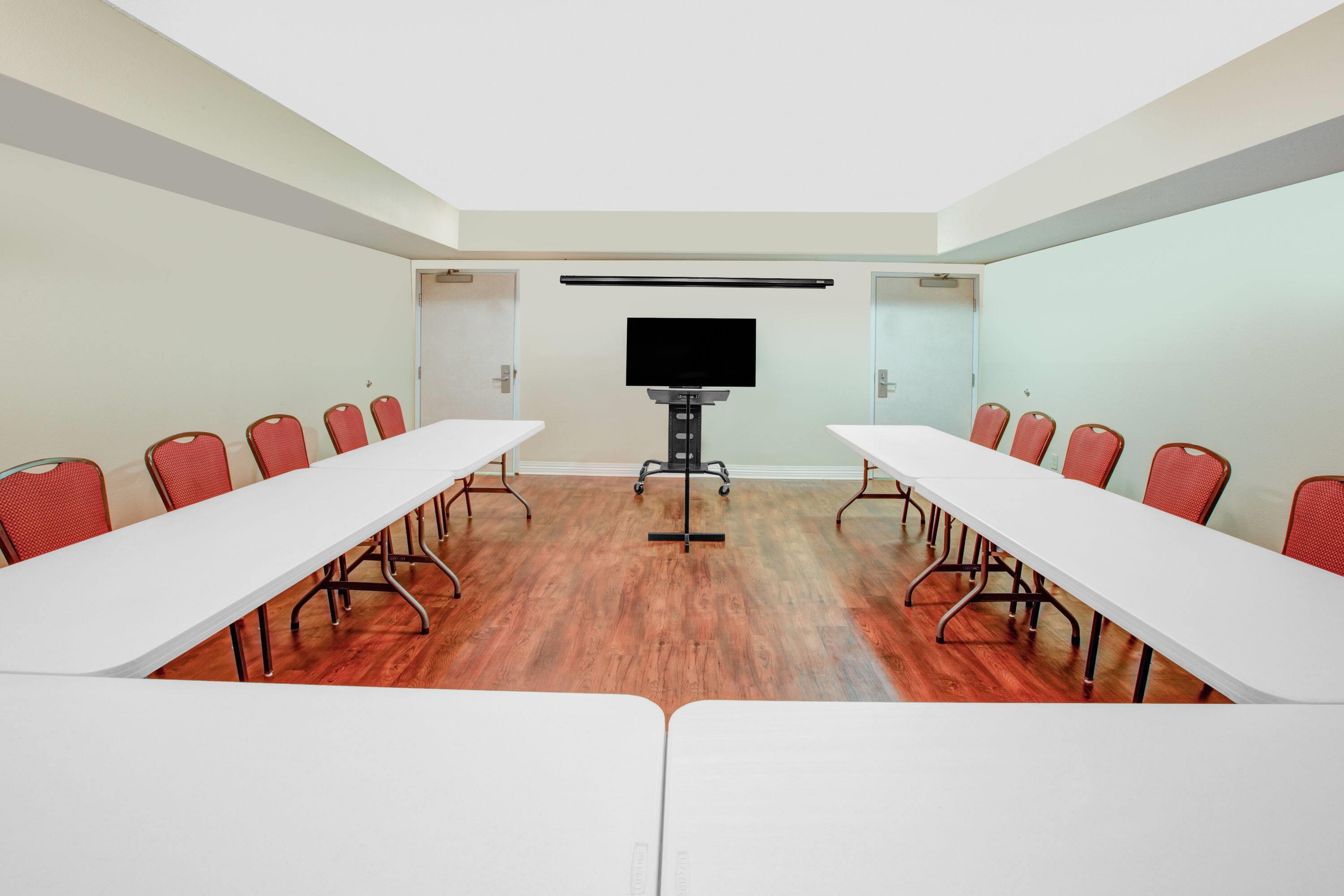 Meeting Room | Microtel Inn & Suites by Wyndham Hattiesburg