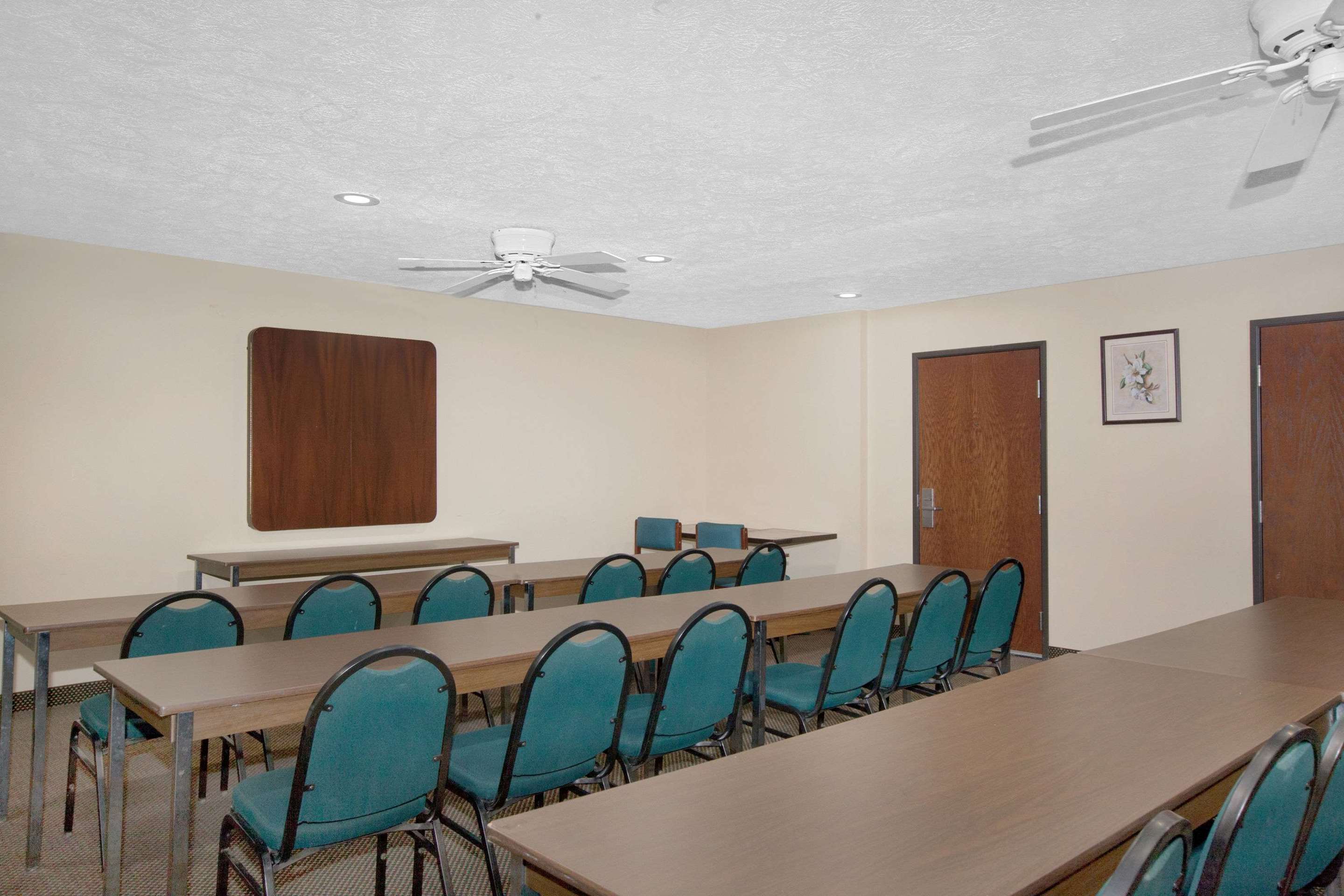 Meeting Room | Microtel Inn & Suites by Wyndham Meridian