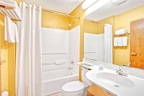  - Microtel Inn by Wyndham Newport News - I-64, Exit 255