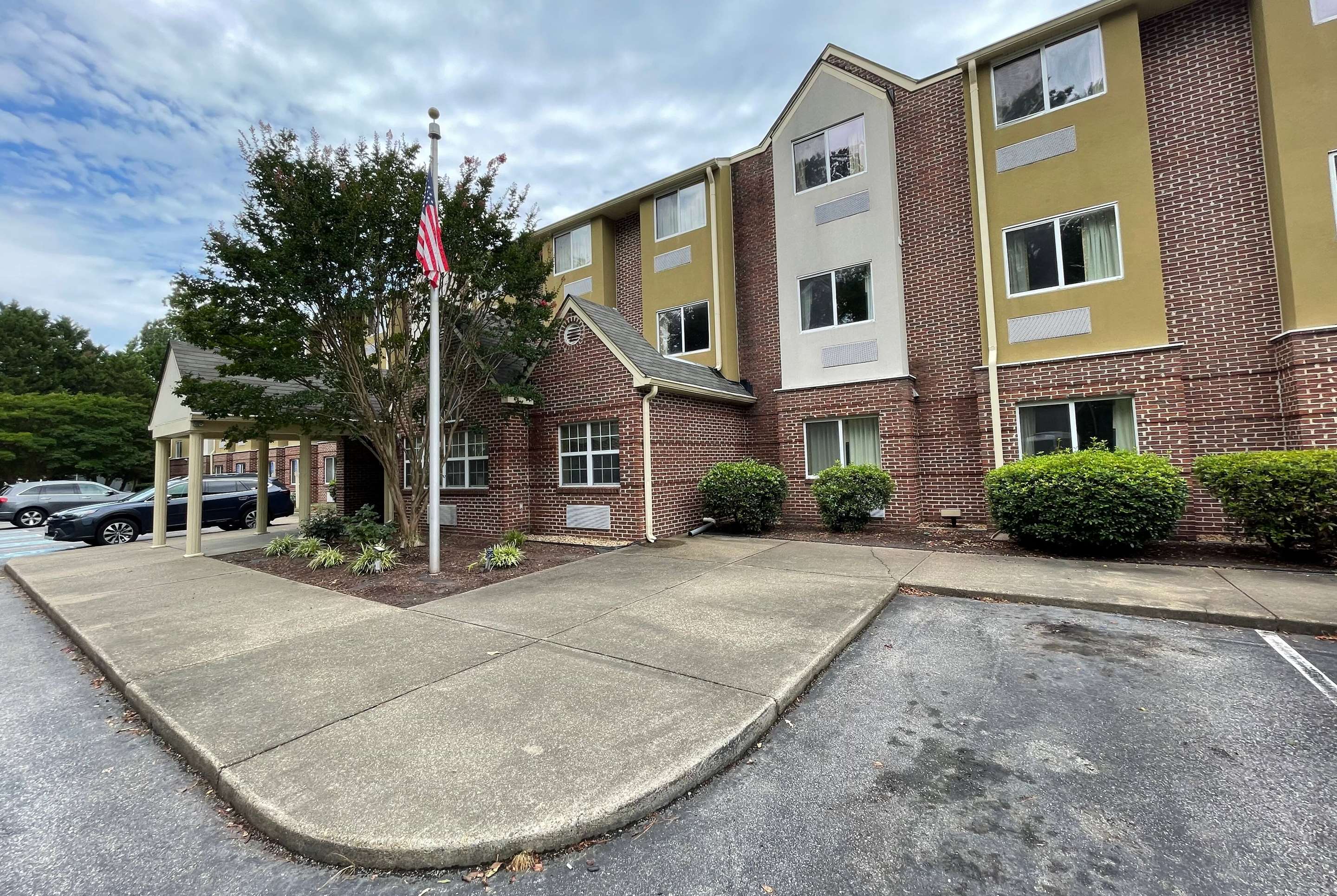 Exterior | Microtel Inn & Suites Newport News