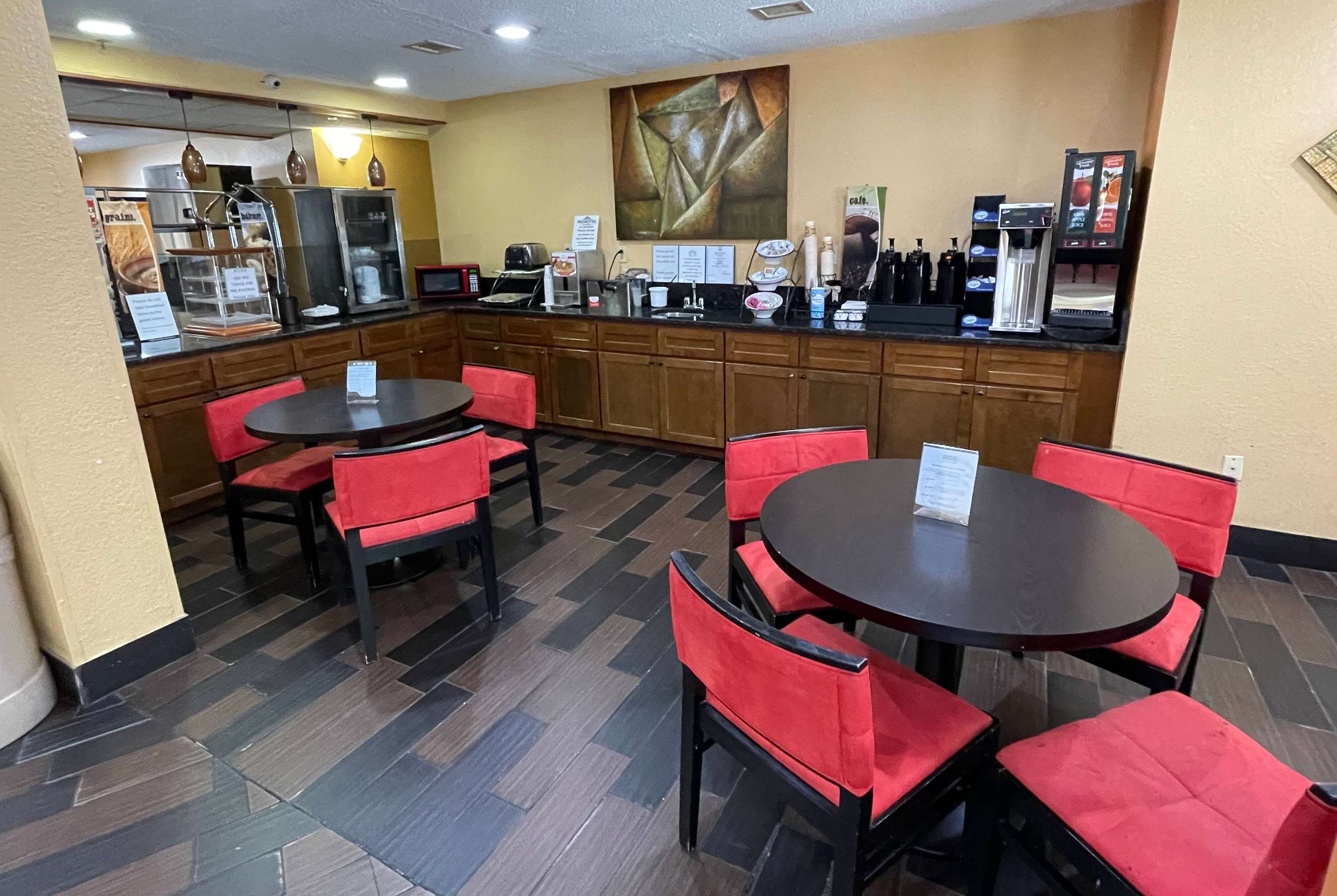 Pool | Microtel Inn & Suites Newport News