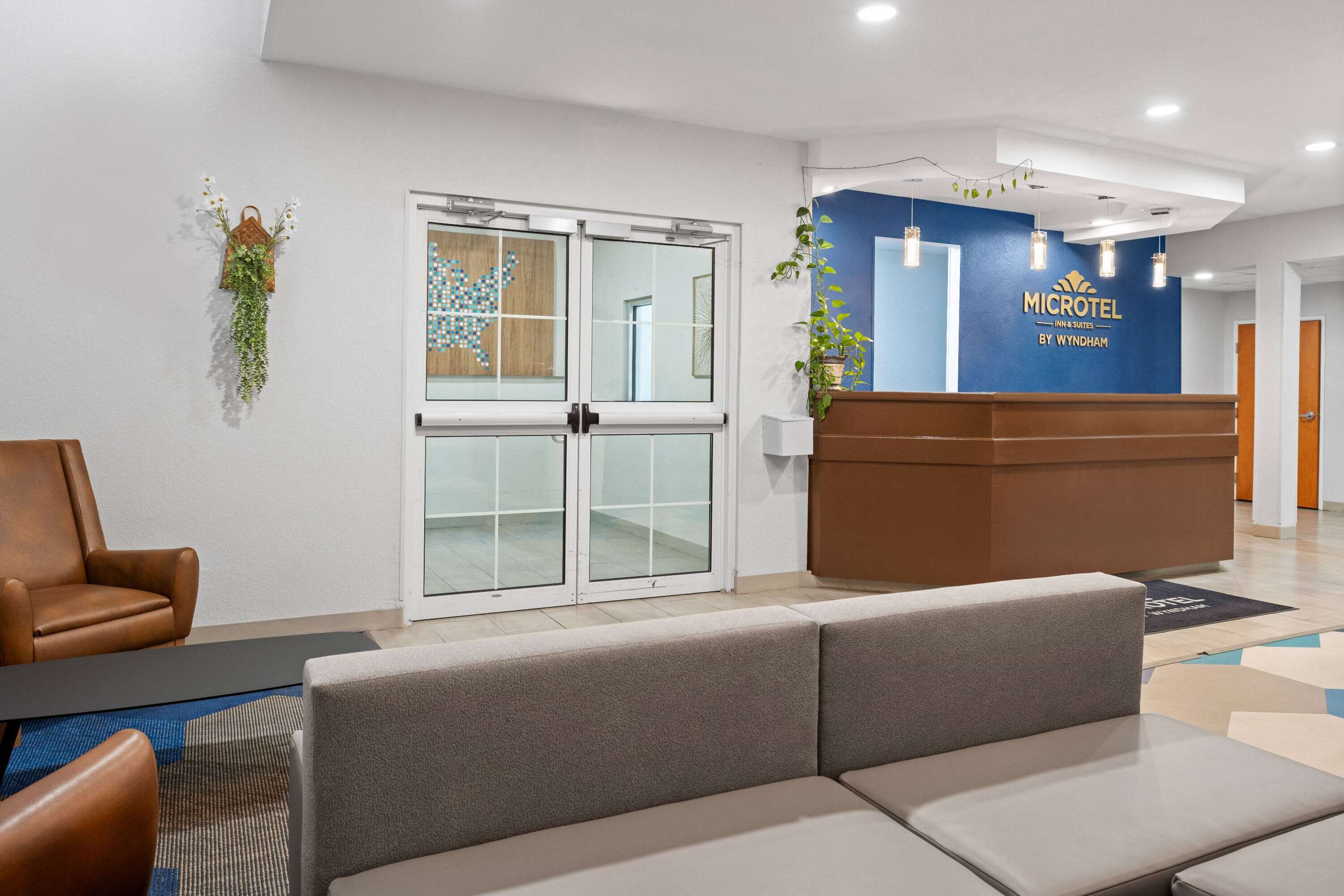 Lobby | Microtel Inn & Suites by Wyndham Houma