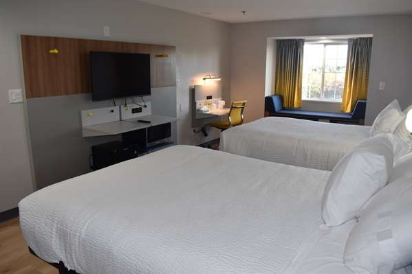  - Microtel Inn & Suites by Wyndham Stockbridge - I-75, Exit 224