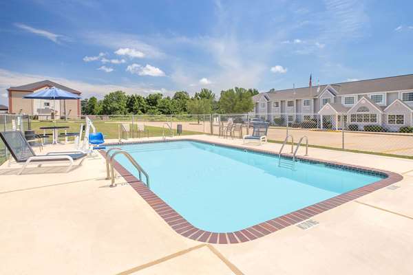 Pool - Microtel Inn & Suites by Wyndham Broken Bow