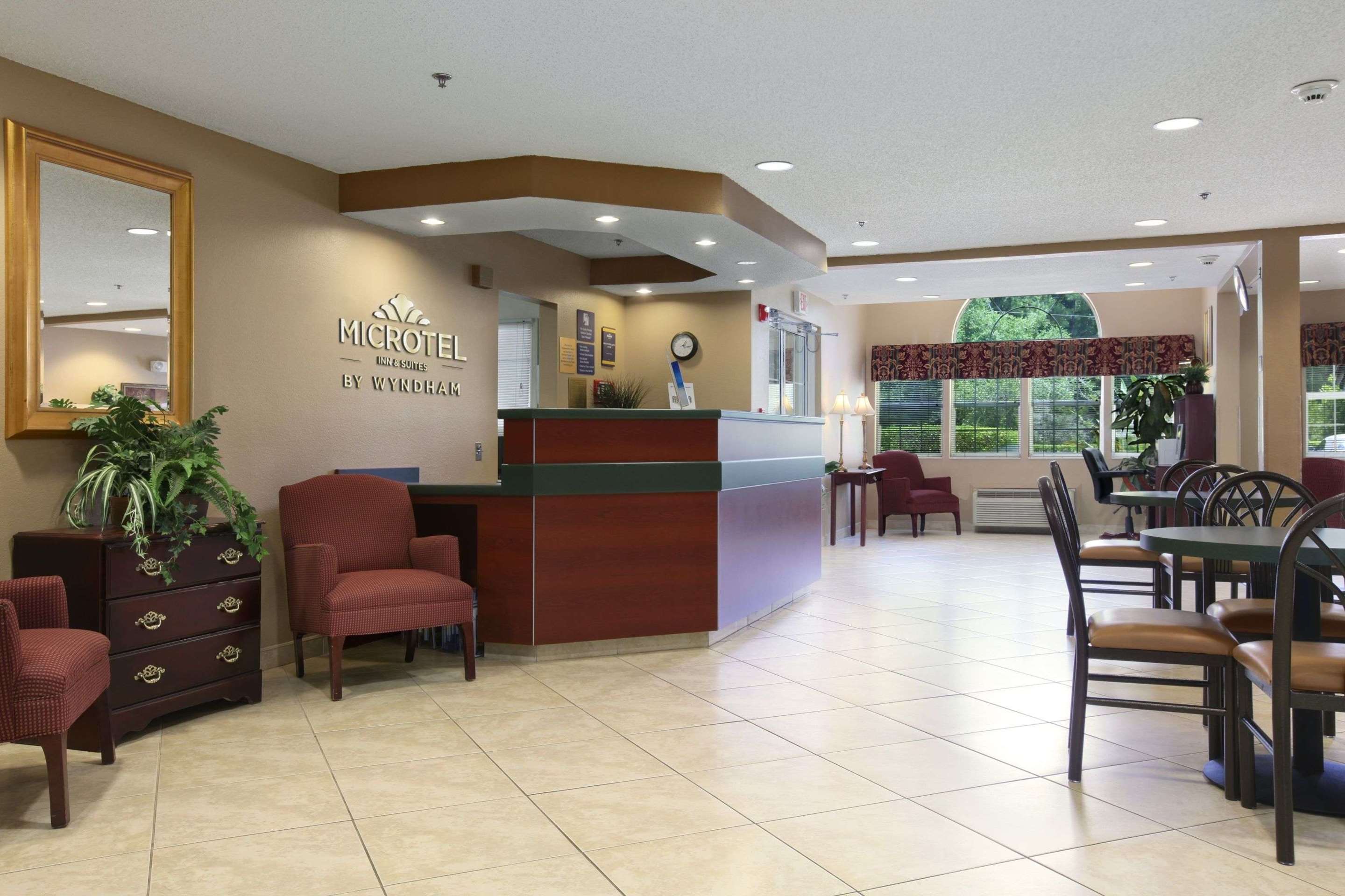Lobby | Microtel Inn & Suites by Wyndham Palm Coast I-95