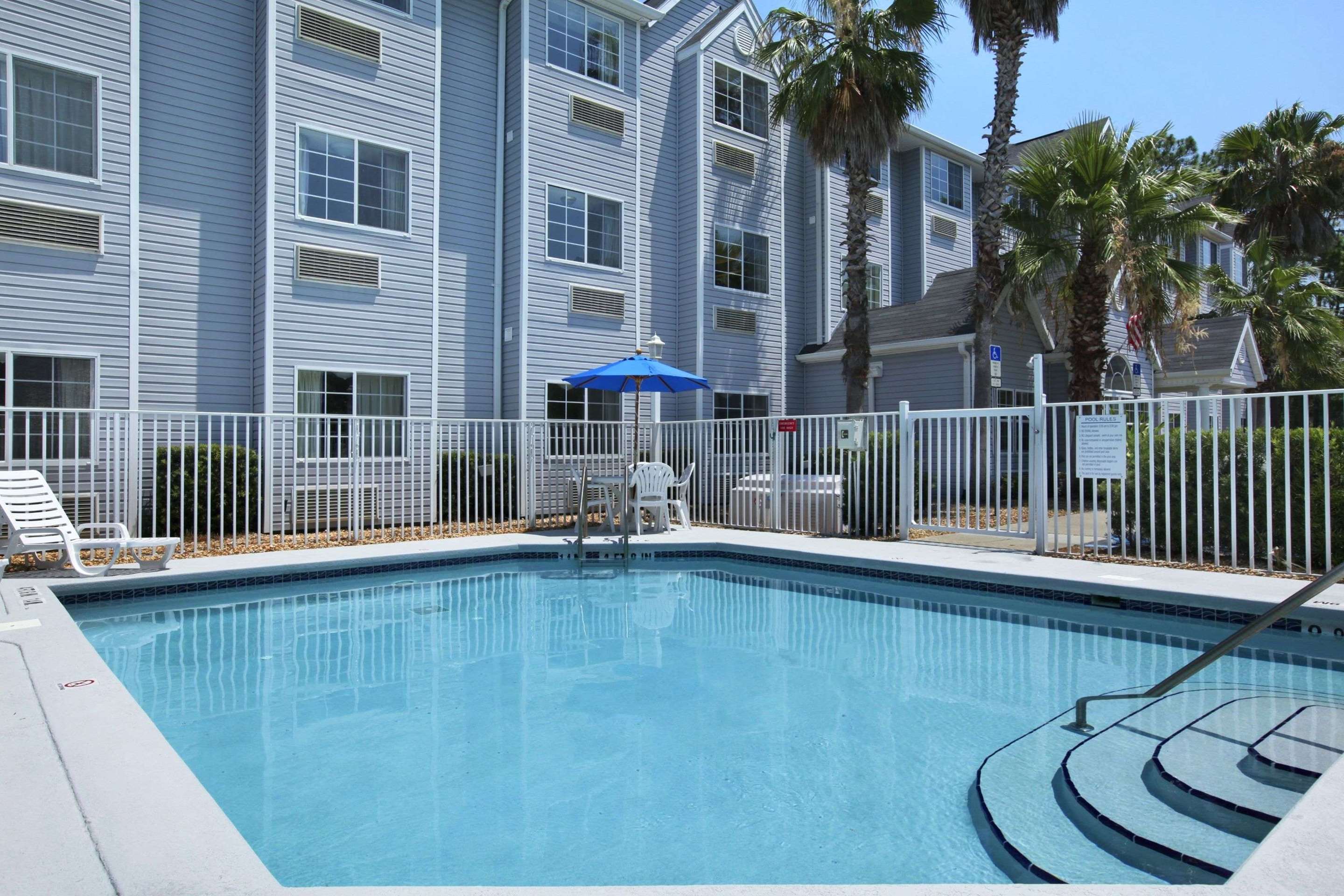 Pool | Microtel Inn & Suites by Wyndham Palm Coast I-95
