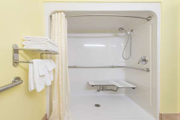  - Microtel Inn & Suites by Wyndham North Fort Worth - I-820, Exit 18