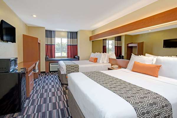  - Microtel Inn by Wyndham Bushnell - I-75, Exit 314