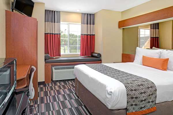  - Microtel Inn by Wyndham Bushnell - I-75, Exit 314