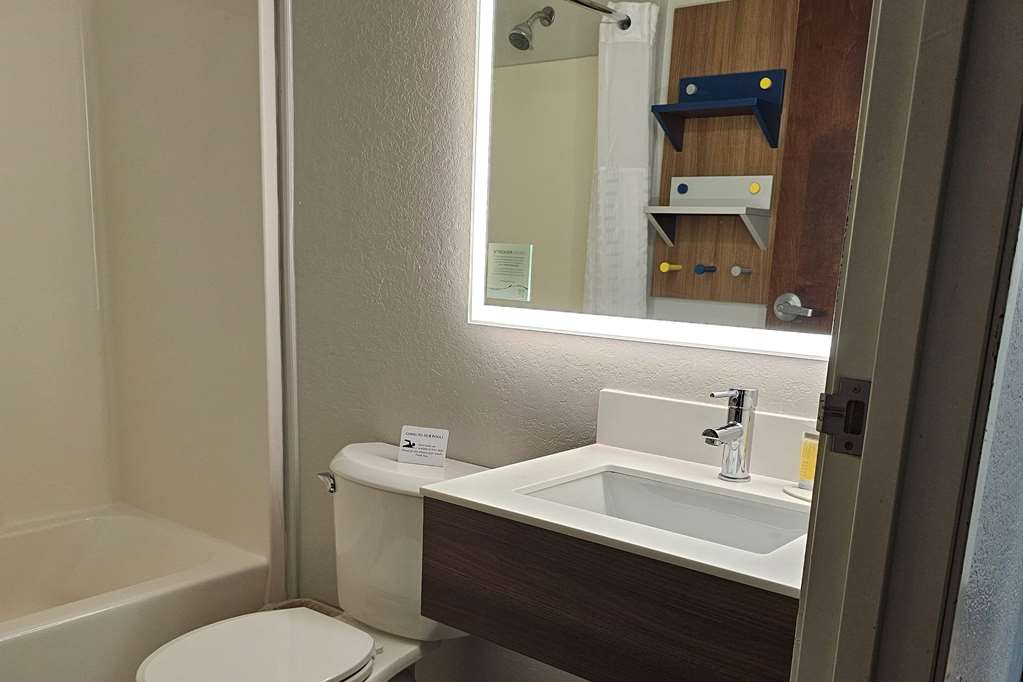 MICROTEL INN & SUITES BY WYNDHAM BU-guestroom-Guest Room,Bathroom,On-Site.jpg