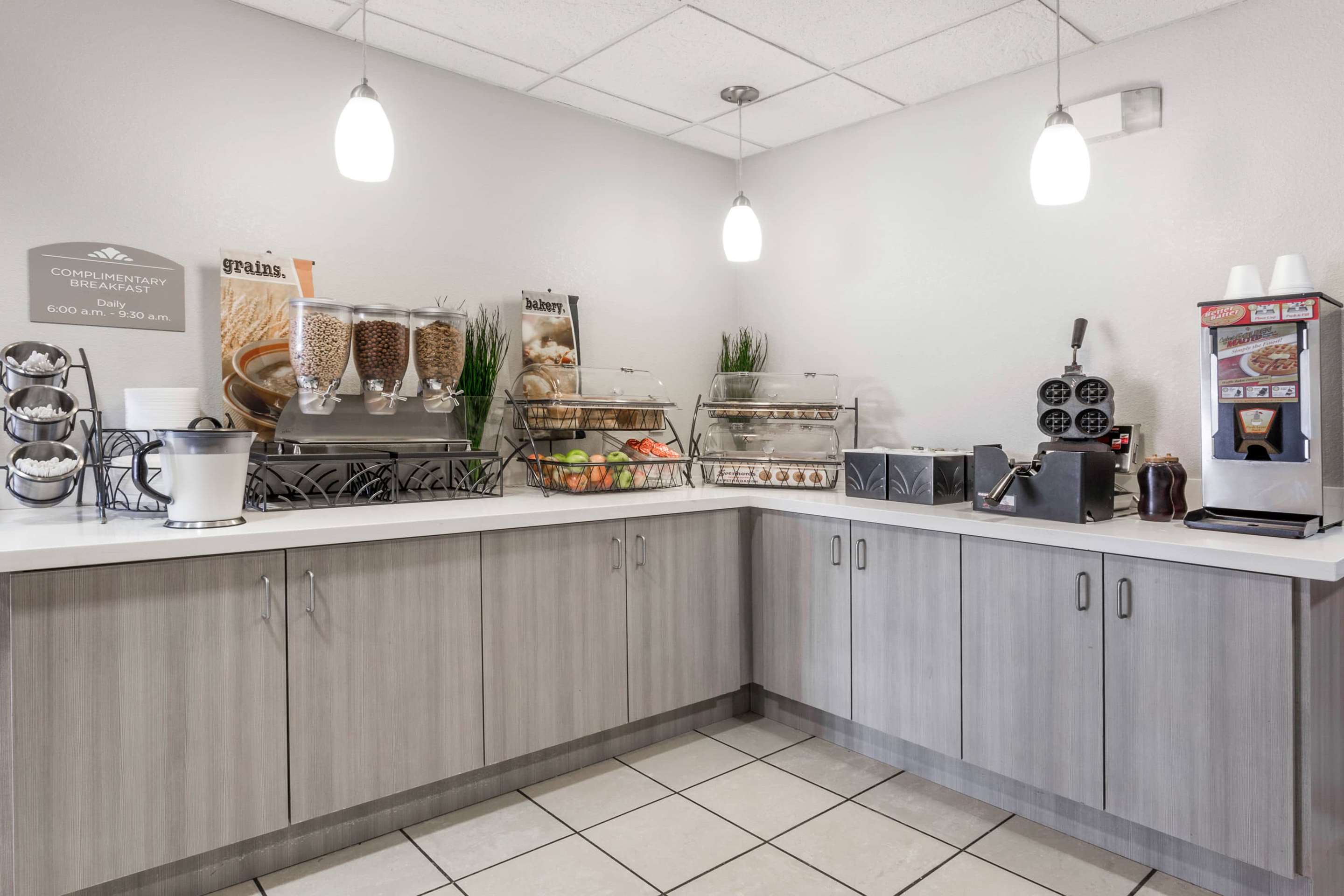 Breakfast Area | Microtel Inn & Suites by Wyndham Modesto Ceres