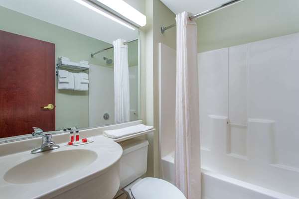  - Microtel Inn by Wyndham Lillington