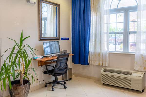 Conference Area - Microtel Inn & Suites by Wyndham Kingsland - I-95, Exit 3