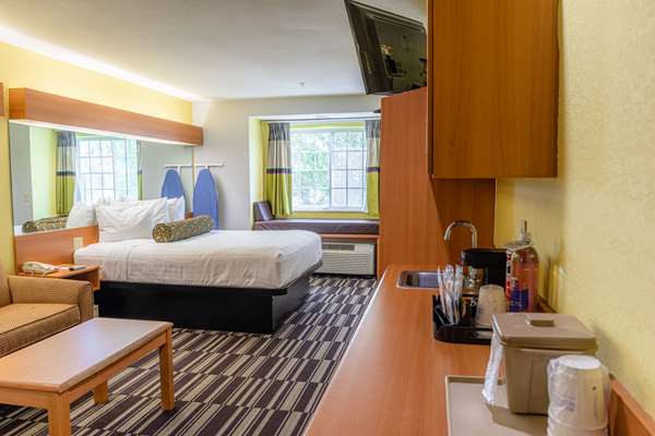  - Microtel Inn & Suites by Wyndham Kingsland - I-95, Exit 3