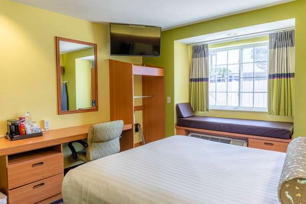  - Microtel Inn & Suites by Wyndham Kingsland - I-95, Exit 3