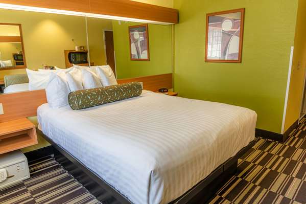  - Microtel Inn & Suites by Wyndham Kingsland - I-95, Exit 3