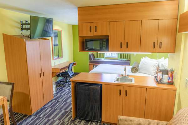 - Microtel Inn & Suites by Wyndham Kingsland - I-95, Exit 3