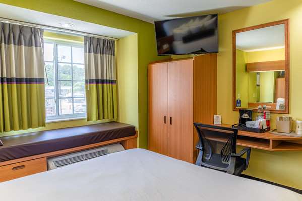  - Microtel Inn & Suites by Wyndham Kingsland - I-95, Exit 3