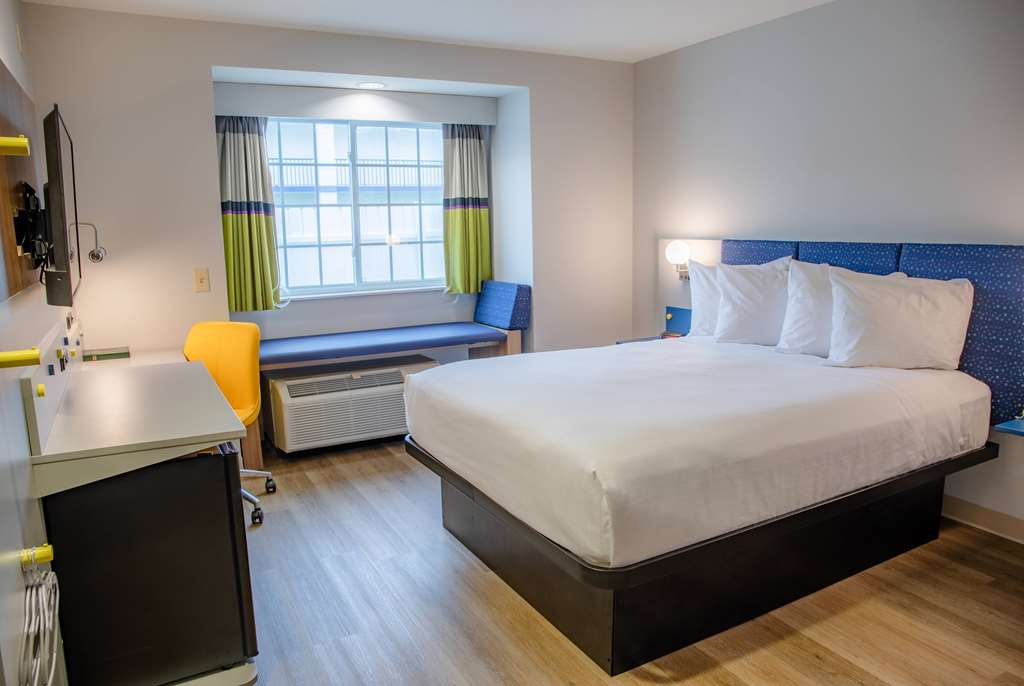 MICROTEL INN & SUITES BY WYNDHAM KI-guestroom-Guest Room,On-Site.jpg