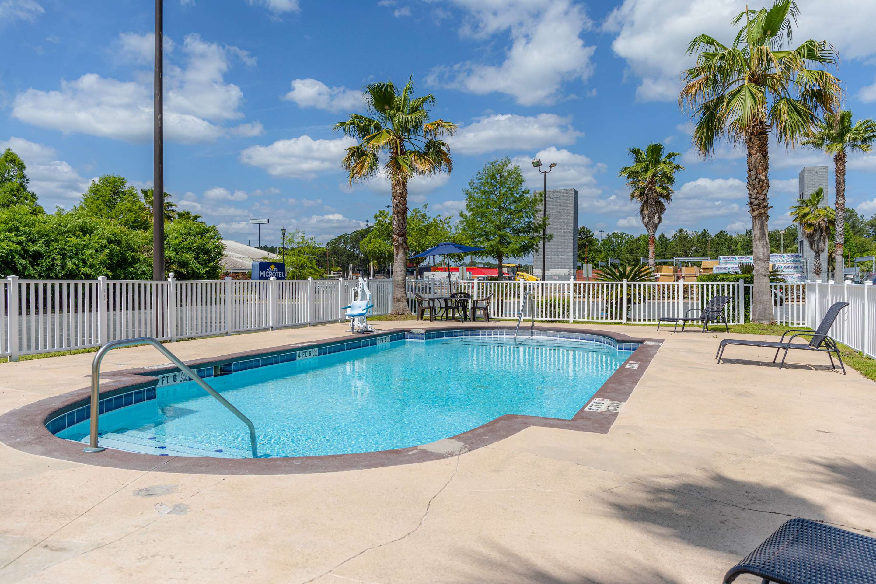Pool | Microtel Inn & Suites by Wyndham Kingsland Naval Base I-95