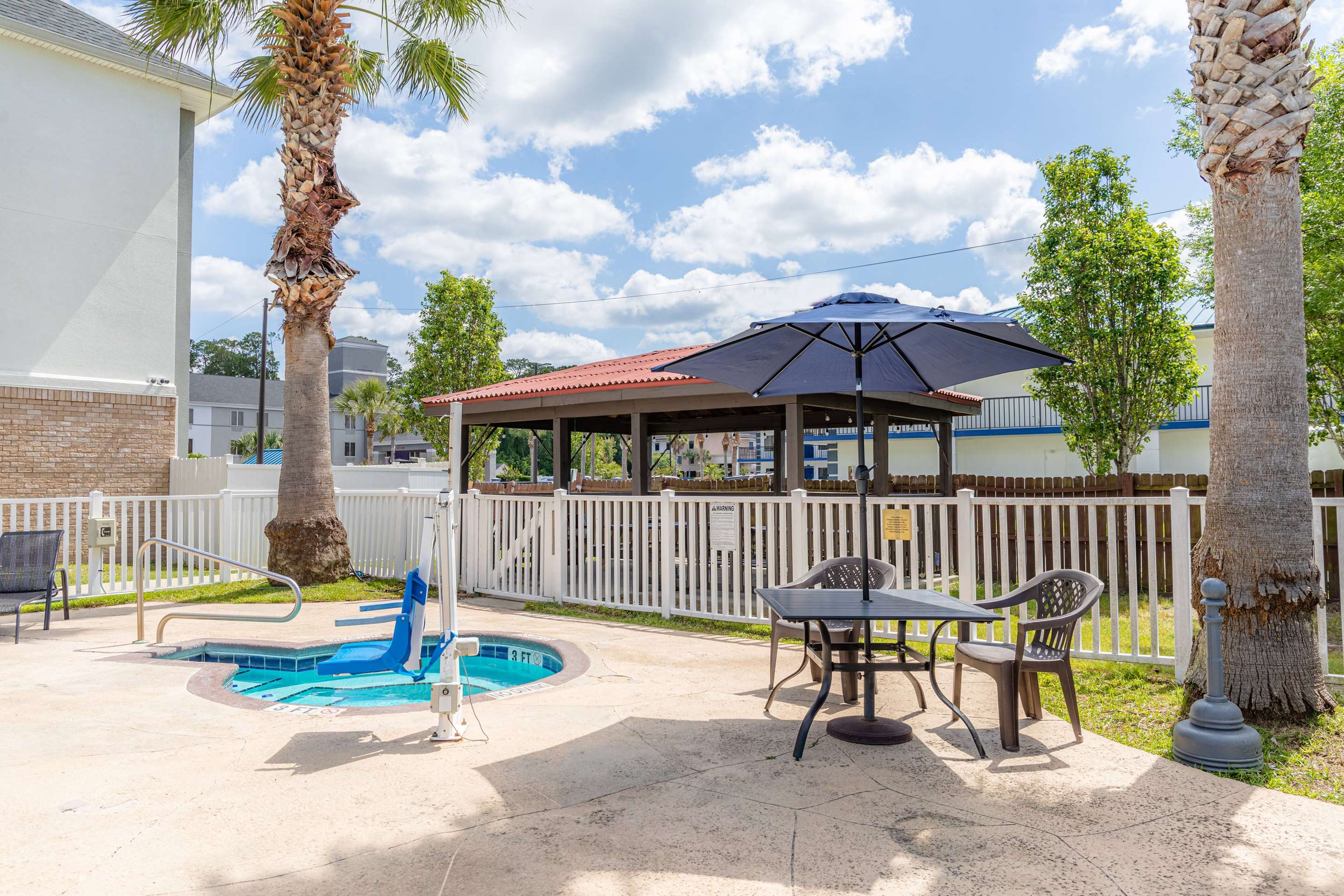 Pool | Microtel Inn & Suites by Wyndham Kingsland Naval Base I-95