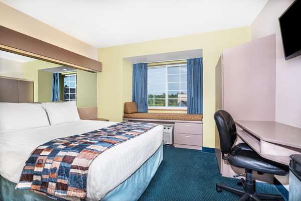  - Microtel Inn & Suites by Wyndham Tomah - I-94, Exit 143