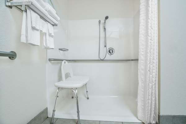  - Microtel Inn & Suites by Wyndham Tomah - I-94, Exit 143