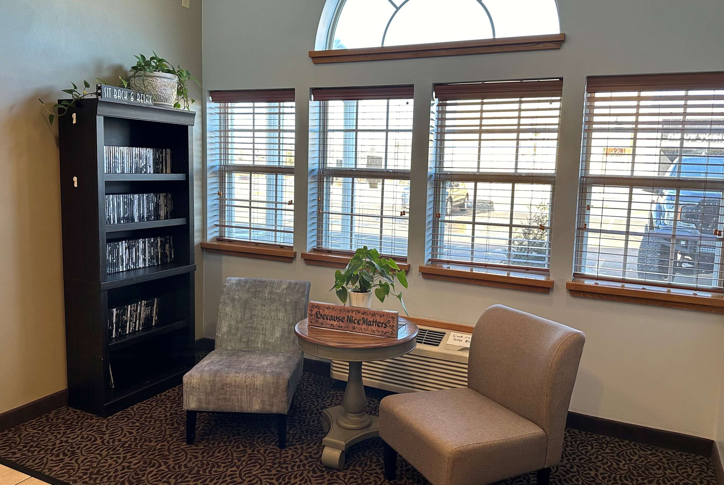 Lobby | Microtel Inn & Suites by Wyndham Tomah