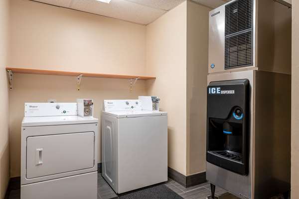 Amenities - Super 8 Hotel West Columbus - I-70, Exit 91