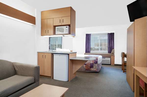 Suite - Microtel Inn & Suites by Wyndham Mankato