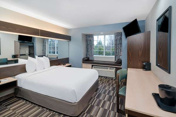  - Microtel Inn & Suites by Wyndham North Columbus