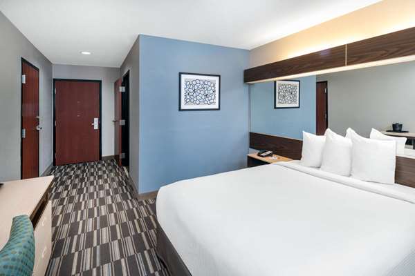  - Microtel Inn & Suites by Wyndham North Columbus