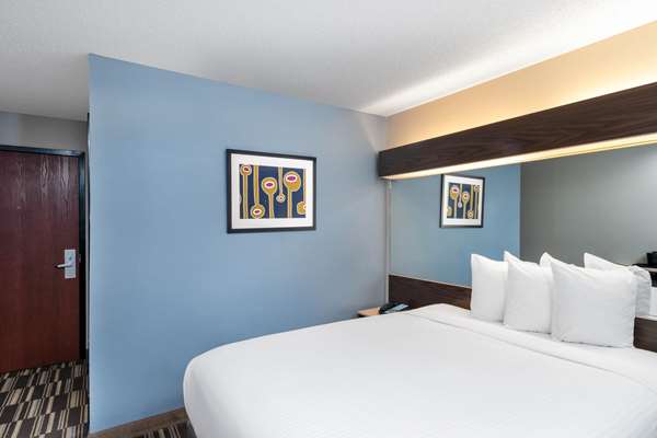  - Microtel Inn & Suites by Wyndham North Columbus