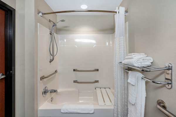  - Microtel Inn & Suites by Wyndham North Columbus