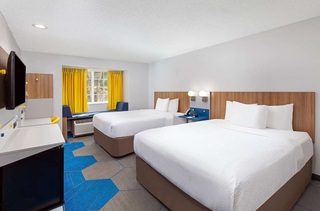 MICROTEL INN & SUITES BY WYNDHAM CO-guestroom-Guest Room,On-Site.jpg