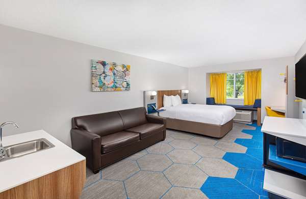 Suite - Microtel Inn & Suites by Wyndham North Columbus