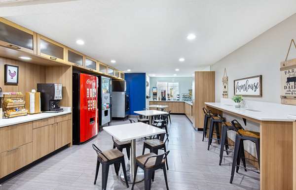  - Microtel Inn & Suites by Wyndham North Columbus