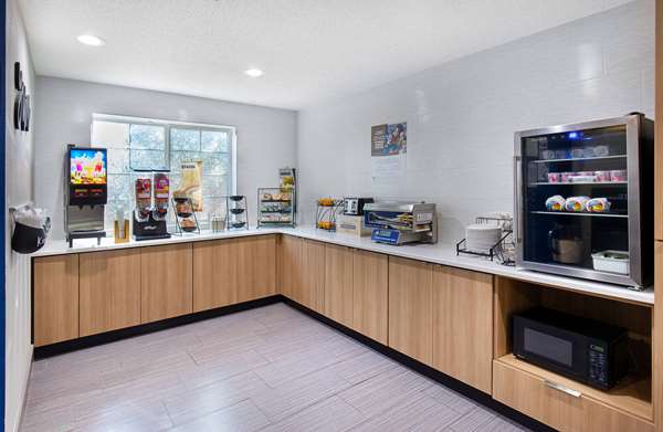  - Microtel Inn & Suites by Wyndham North Columbus