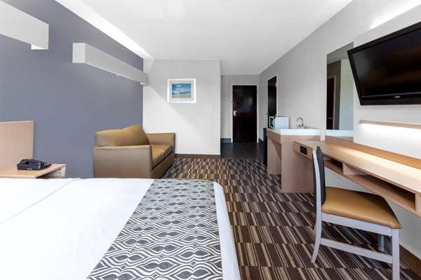 Suite - Microtel Inn & Suites by Wyndham Linthicum