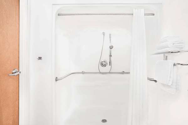  - Microtel Inn & Suites by Wyndham East Beckley - I-64, Exit 124