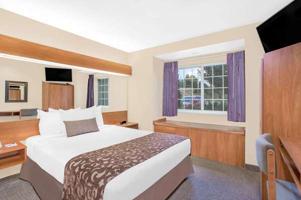  - Microtel Inn & Suites by Wyndham East Beckley - I-64, Exit 124