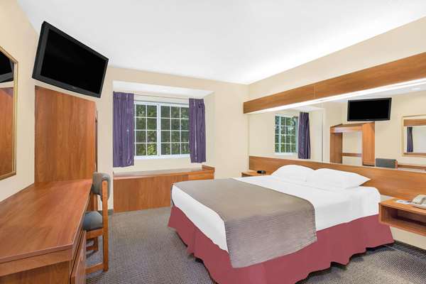  - Microtel Inn & Suites by Wyndham East Beckley - I-64, Exit 124