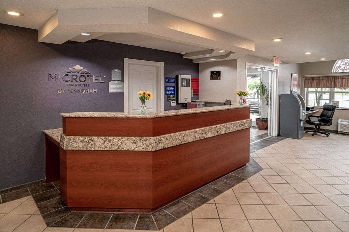 Lobby | Microtel Inn & Suites by Wyndham Beckley East